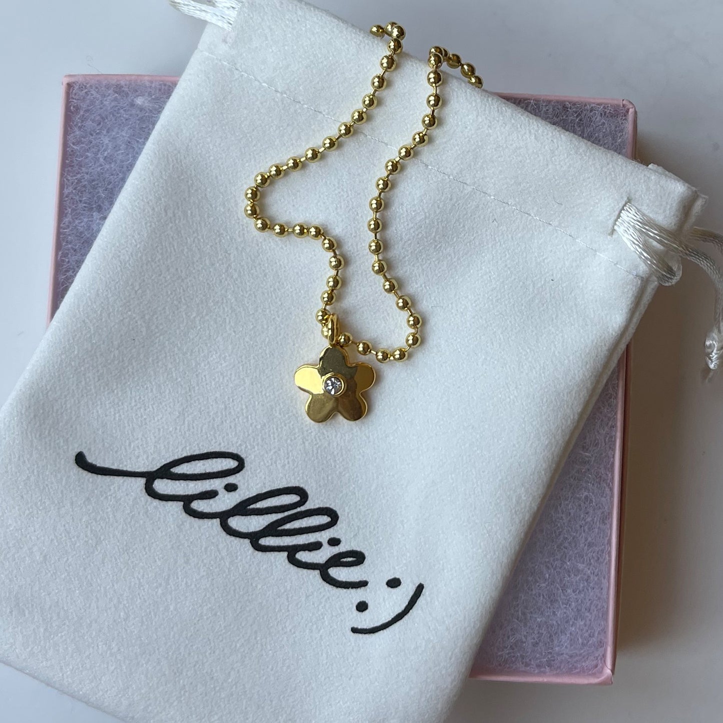 Gold Daisy Necklace